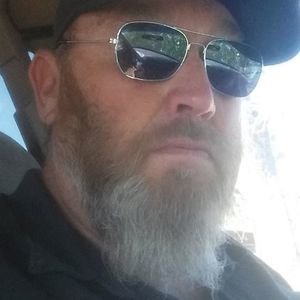 Meet your Posher, Lloyd